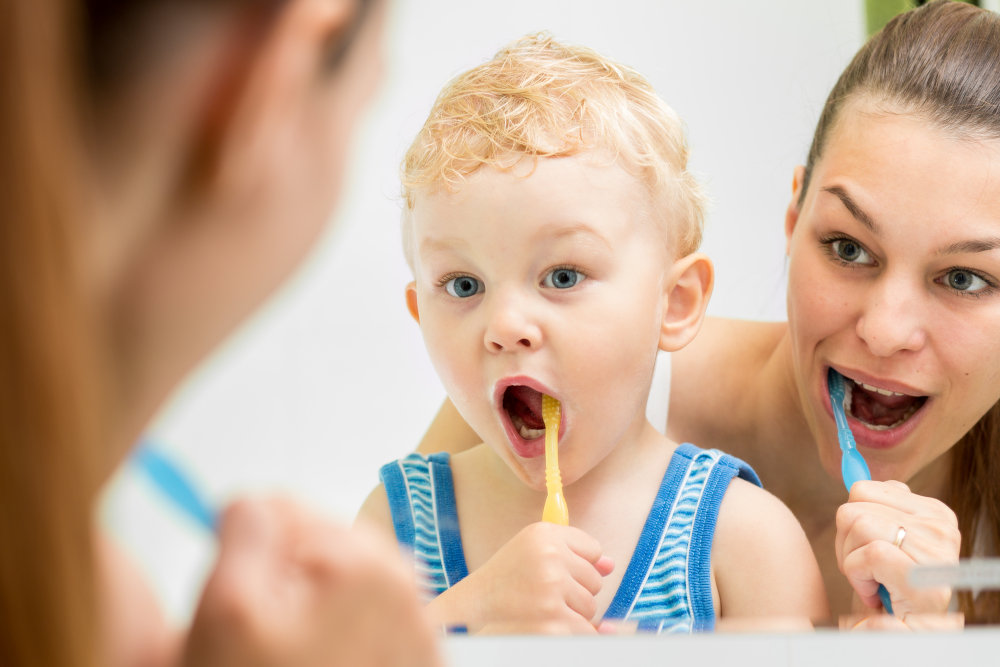 Mikor kezdjük el, hogyan ápoljuk gyermekünk fogait?